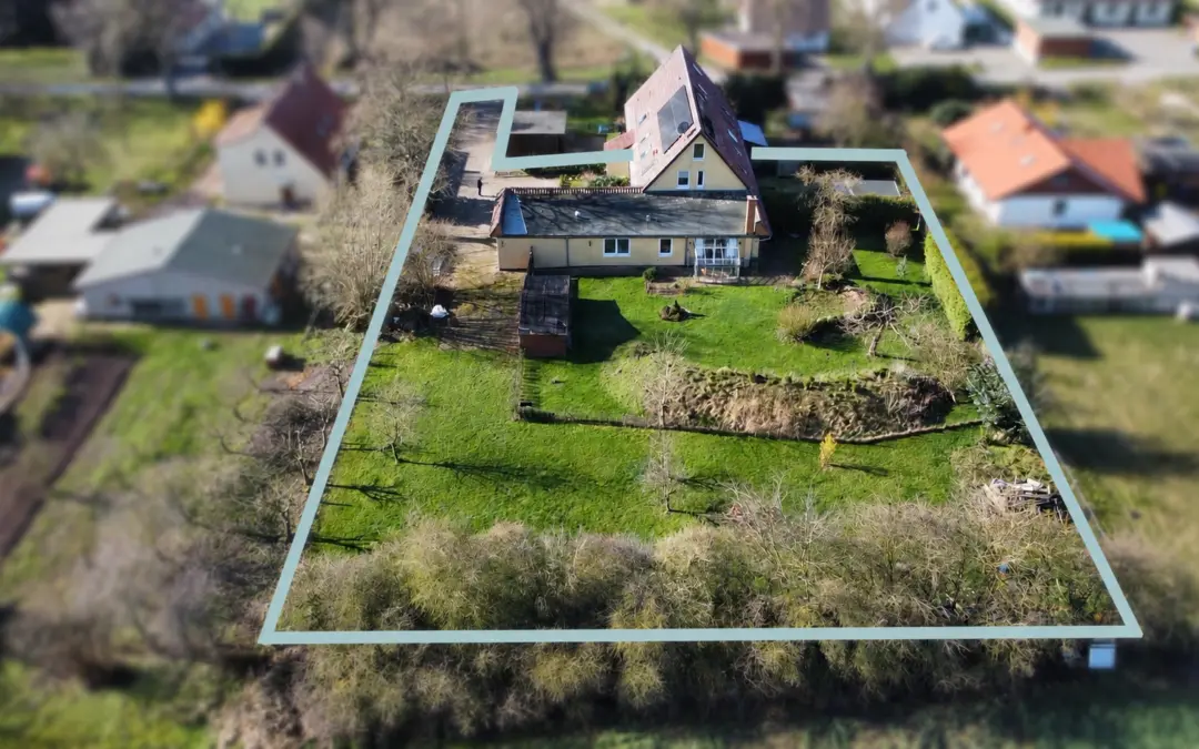 Zweigenerationshaus mit idyllischem Grundstück unweit von Satow
